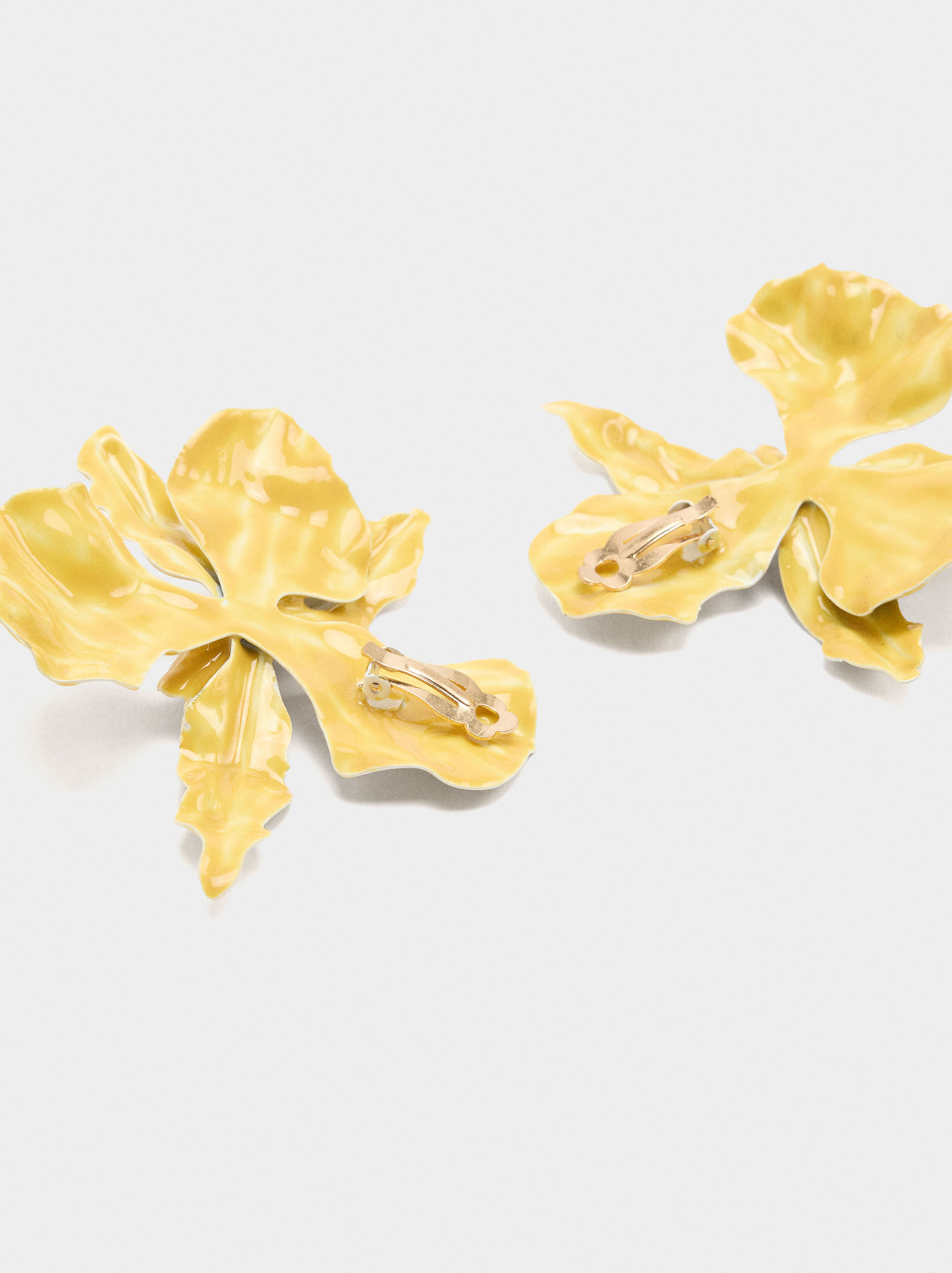 Aros maxi flor con esmalte