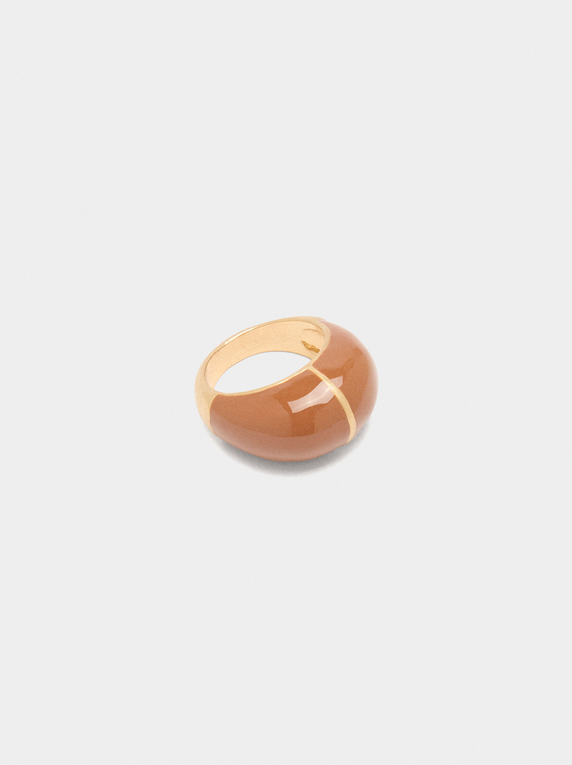 Anillo redondo con esmalte