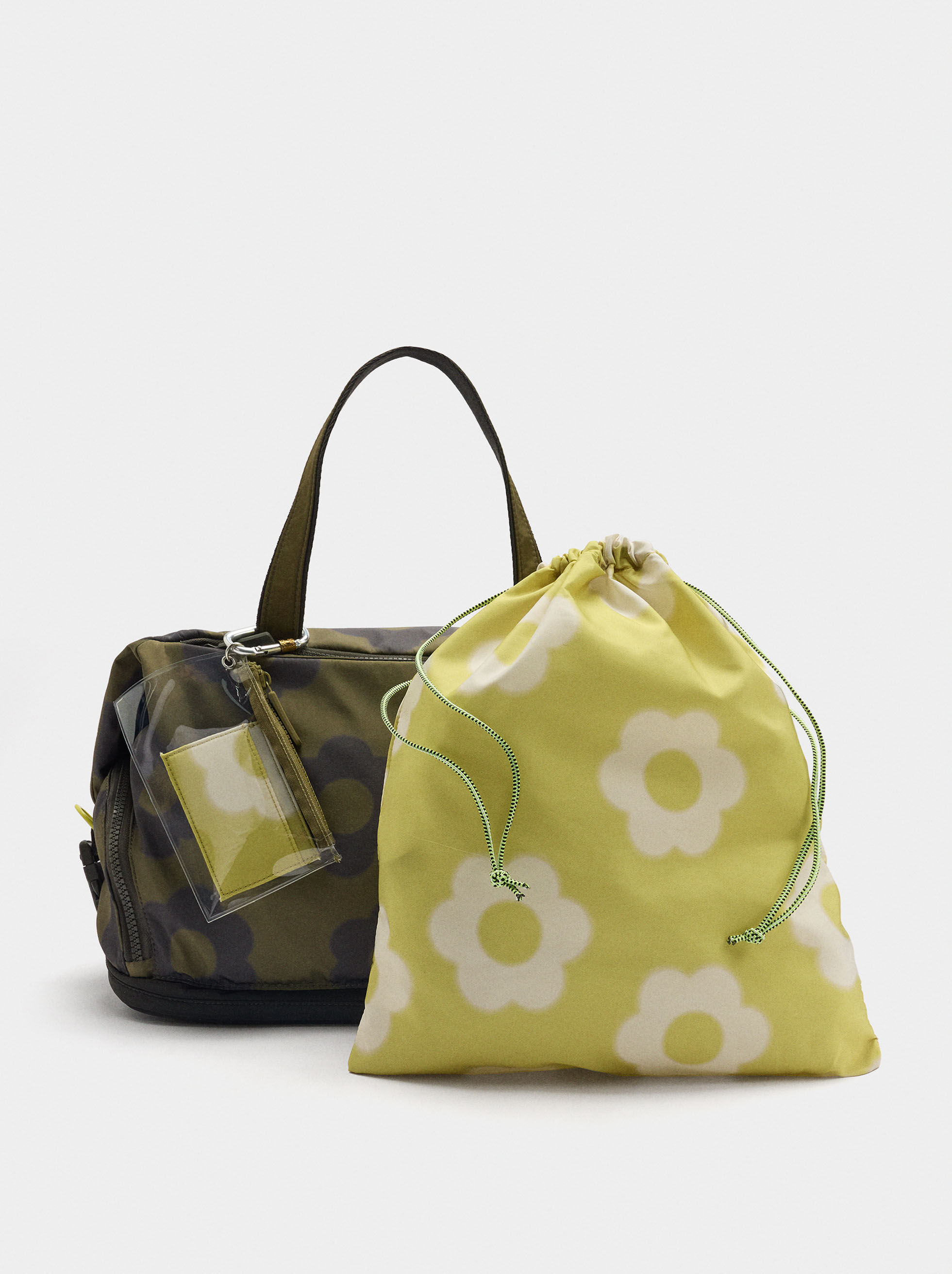 Mochila de nailon estampada floral