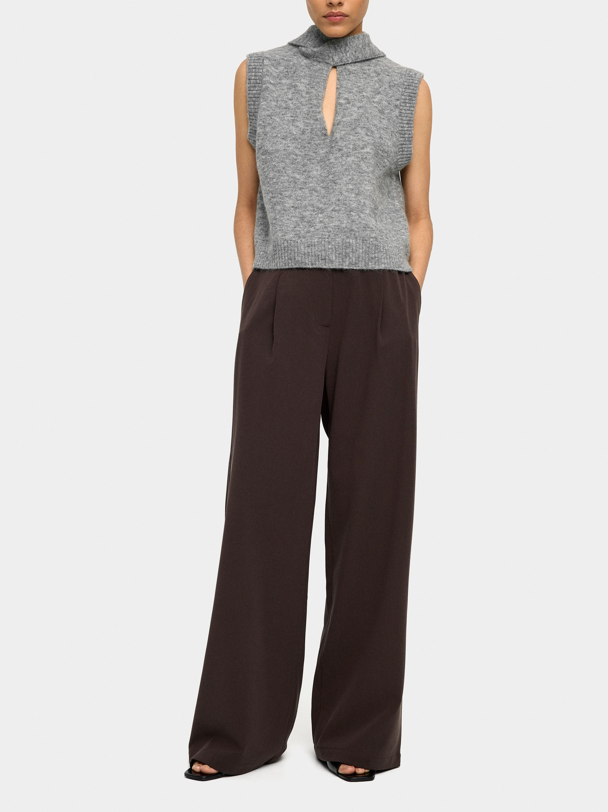 Pantalones fluidos con pinzas