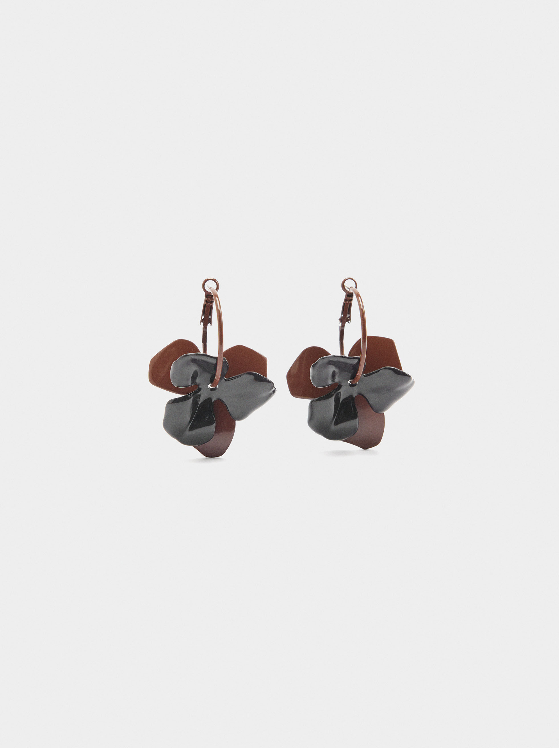 Aros de flores con esmalte