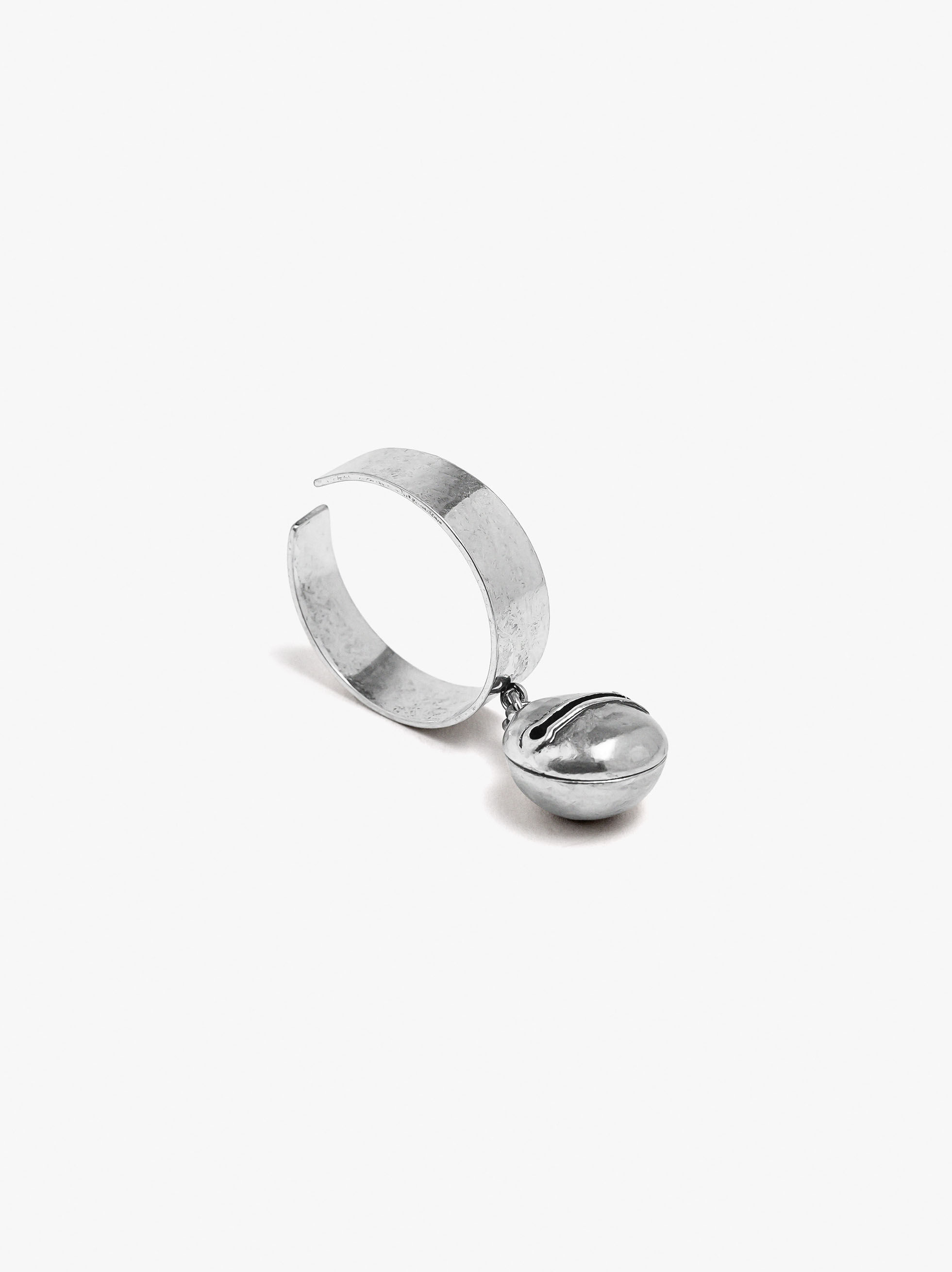 Anillo de pie con cascabel