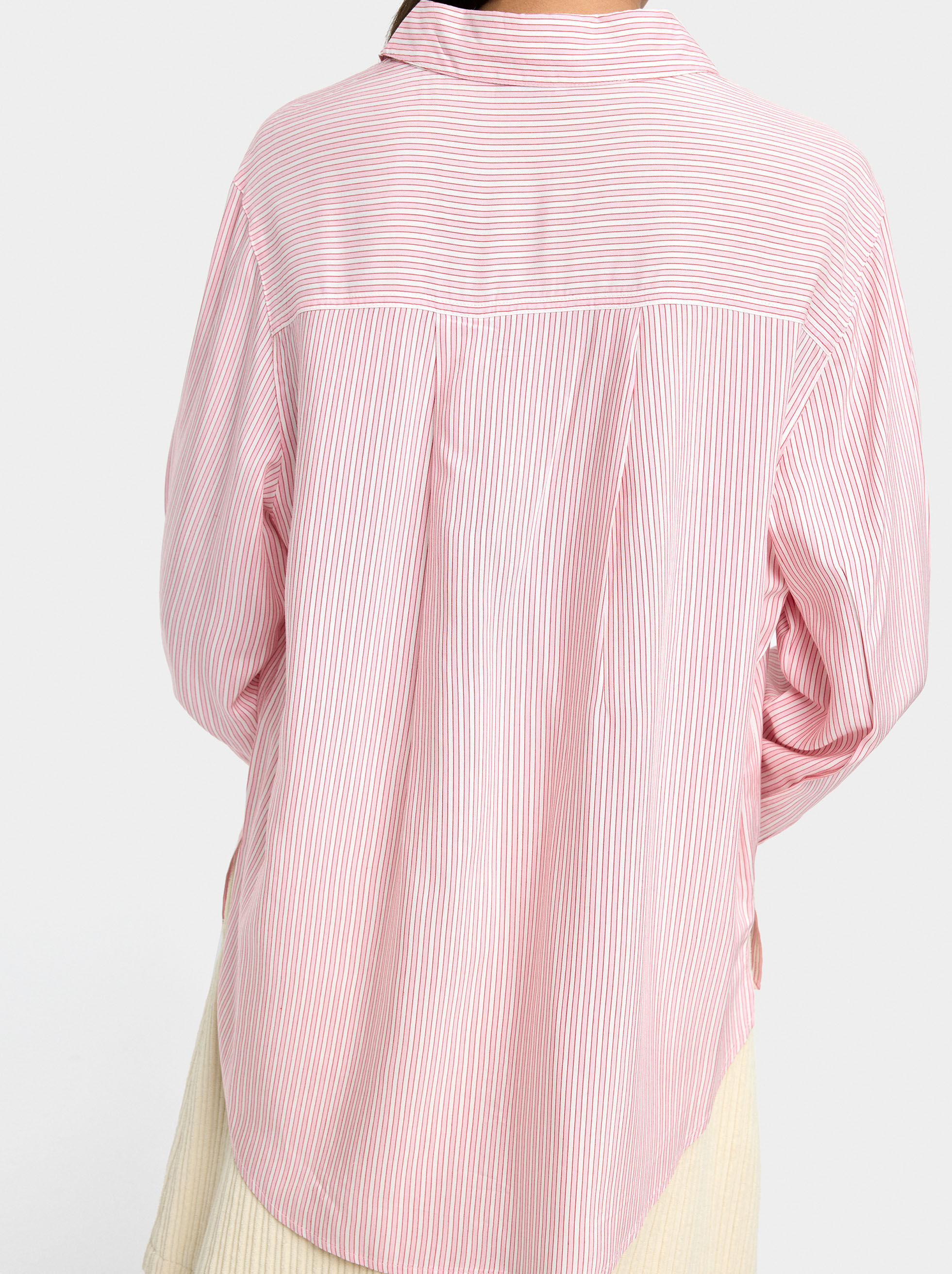 Camisa con rayas diplomáticas