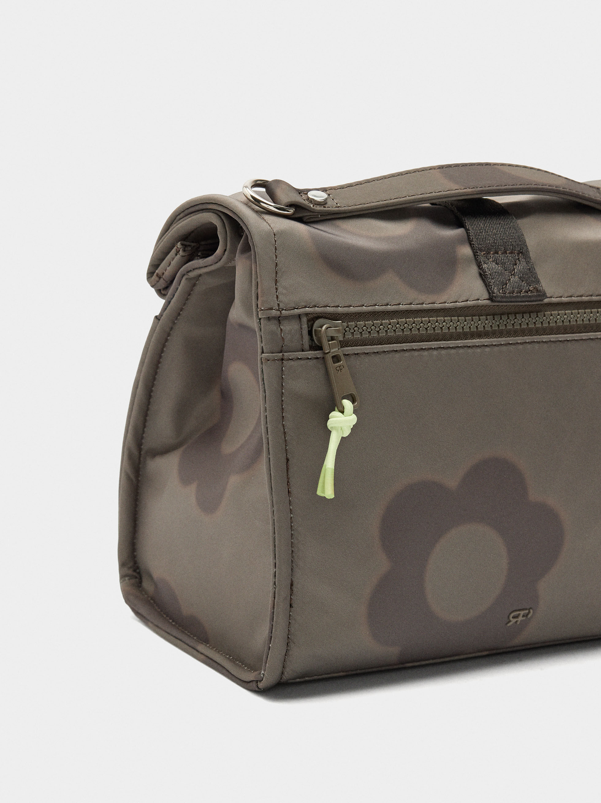 Bolso de nailon con estampado floral