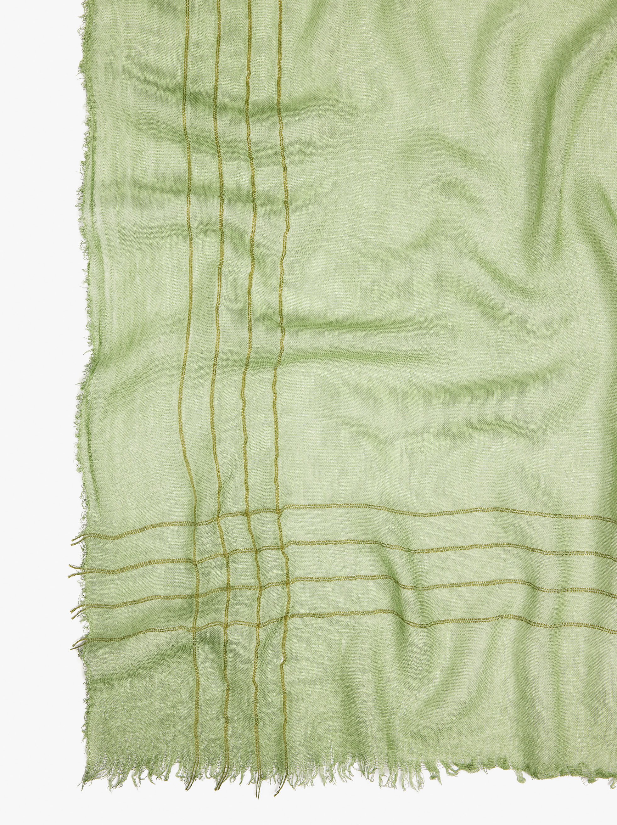 Pashmina con rayas bordadas