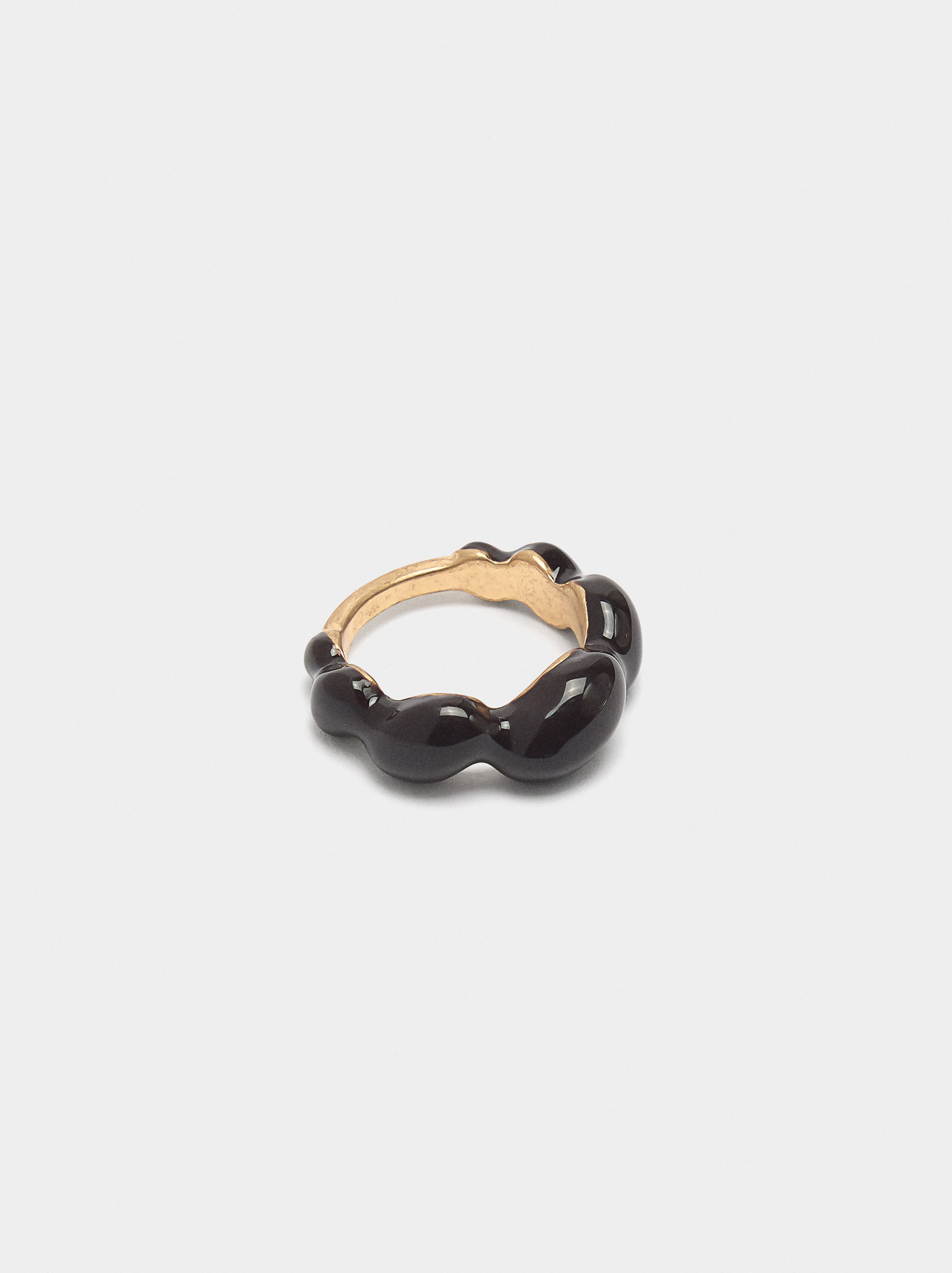 Anillo con esmalte