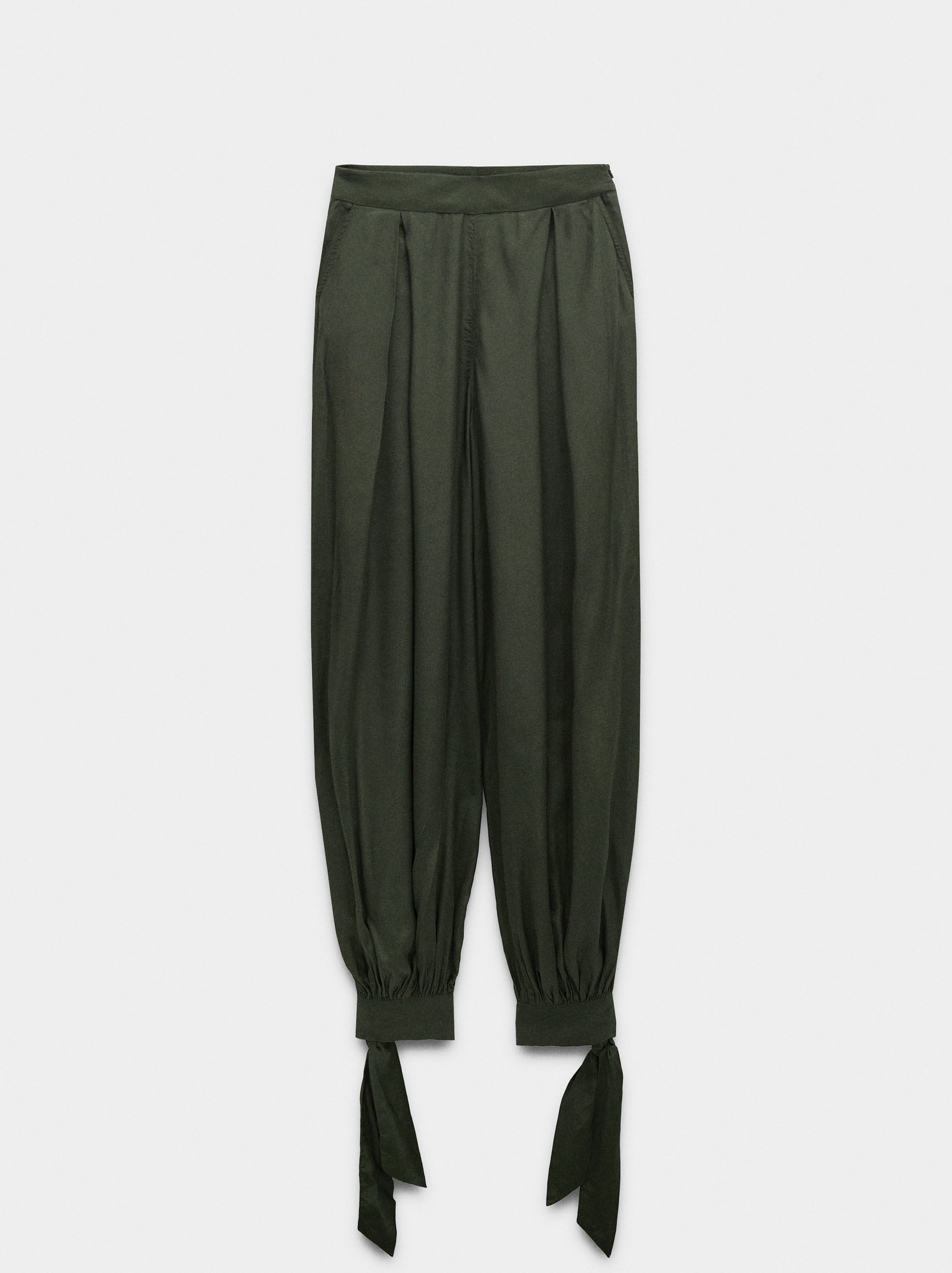 Pantalones amplios con cordones