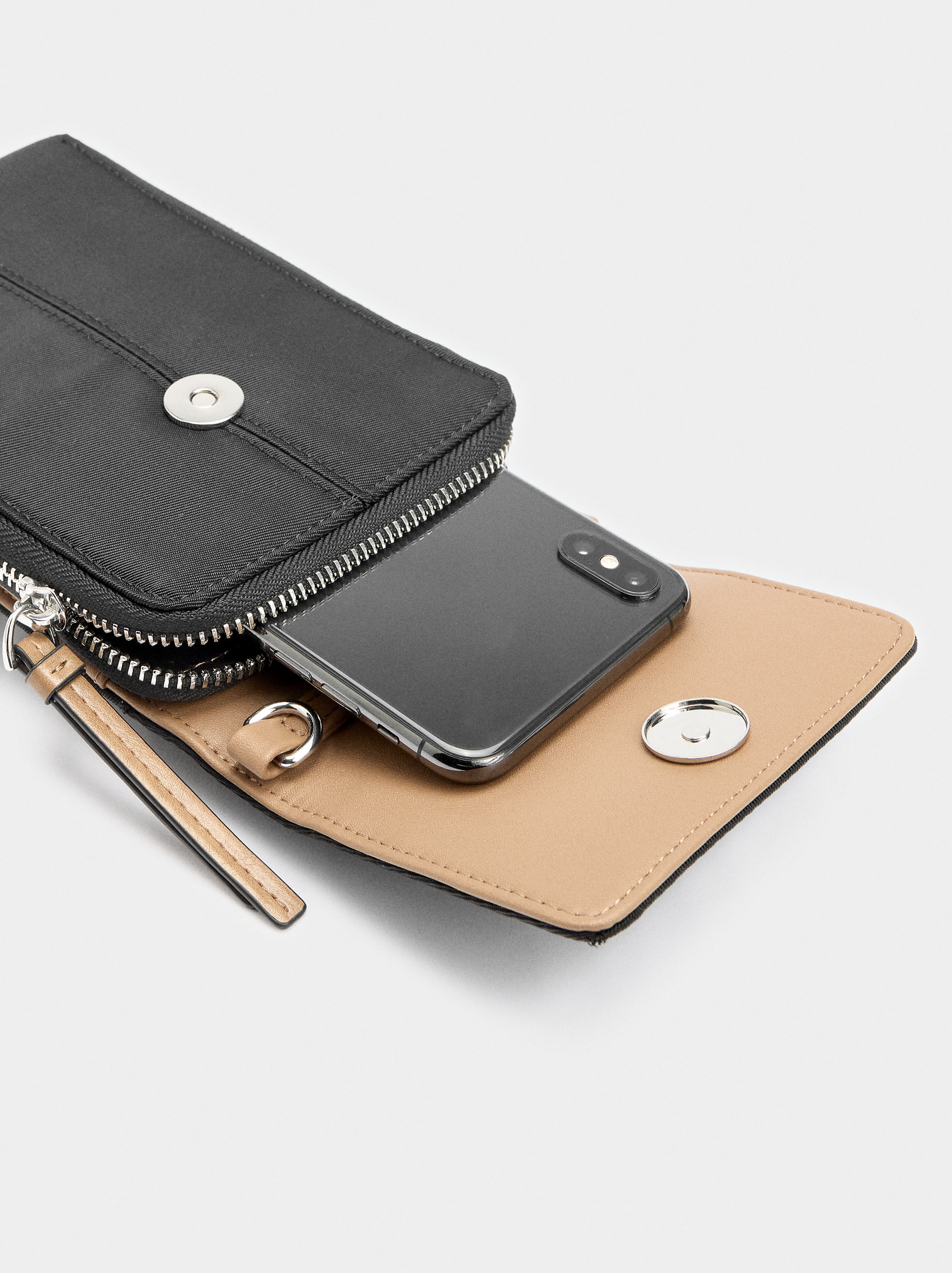 Bolsa para teléfono móvil efecto nylon