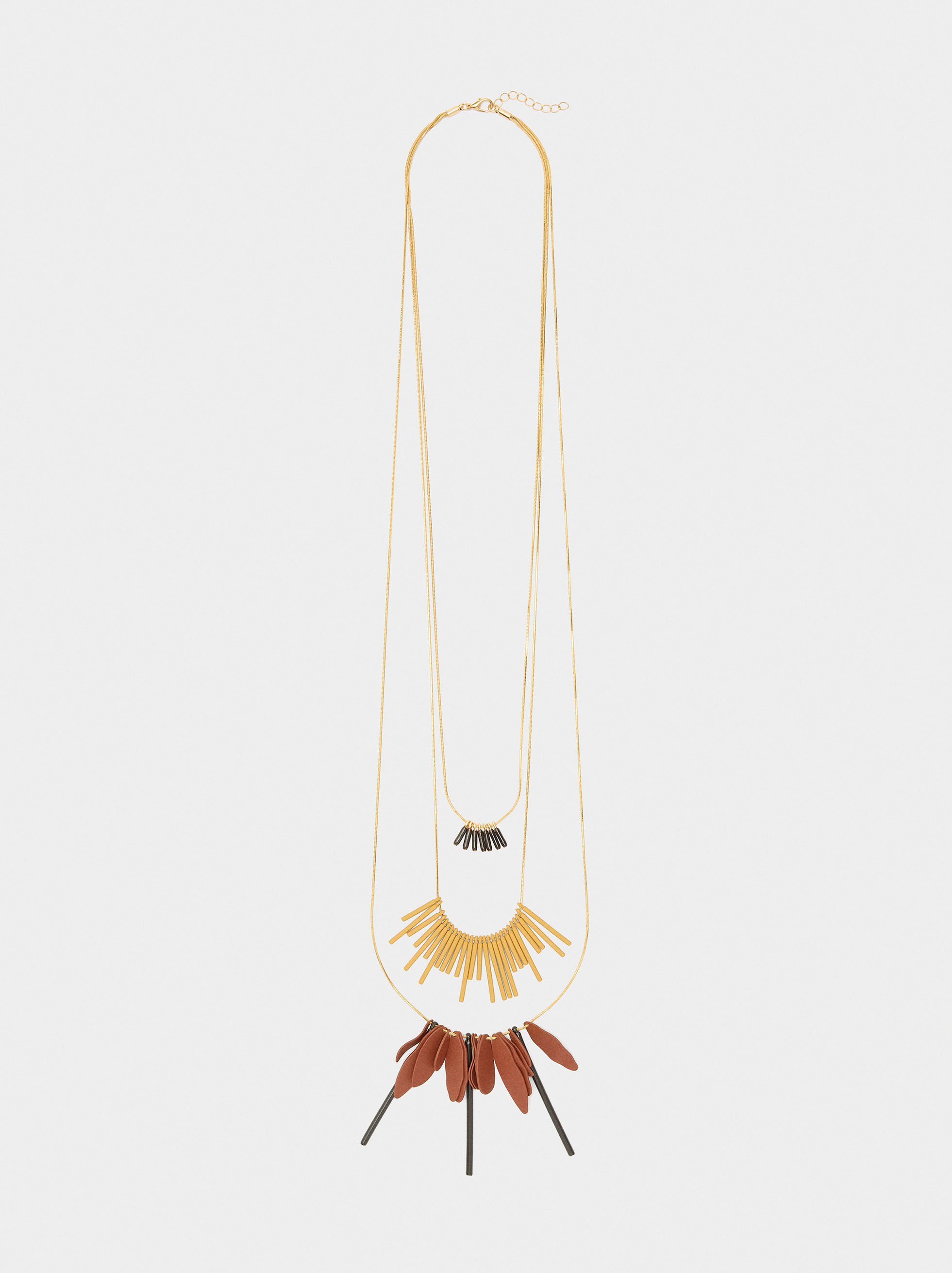 Collar triple con colgantes de barras