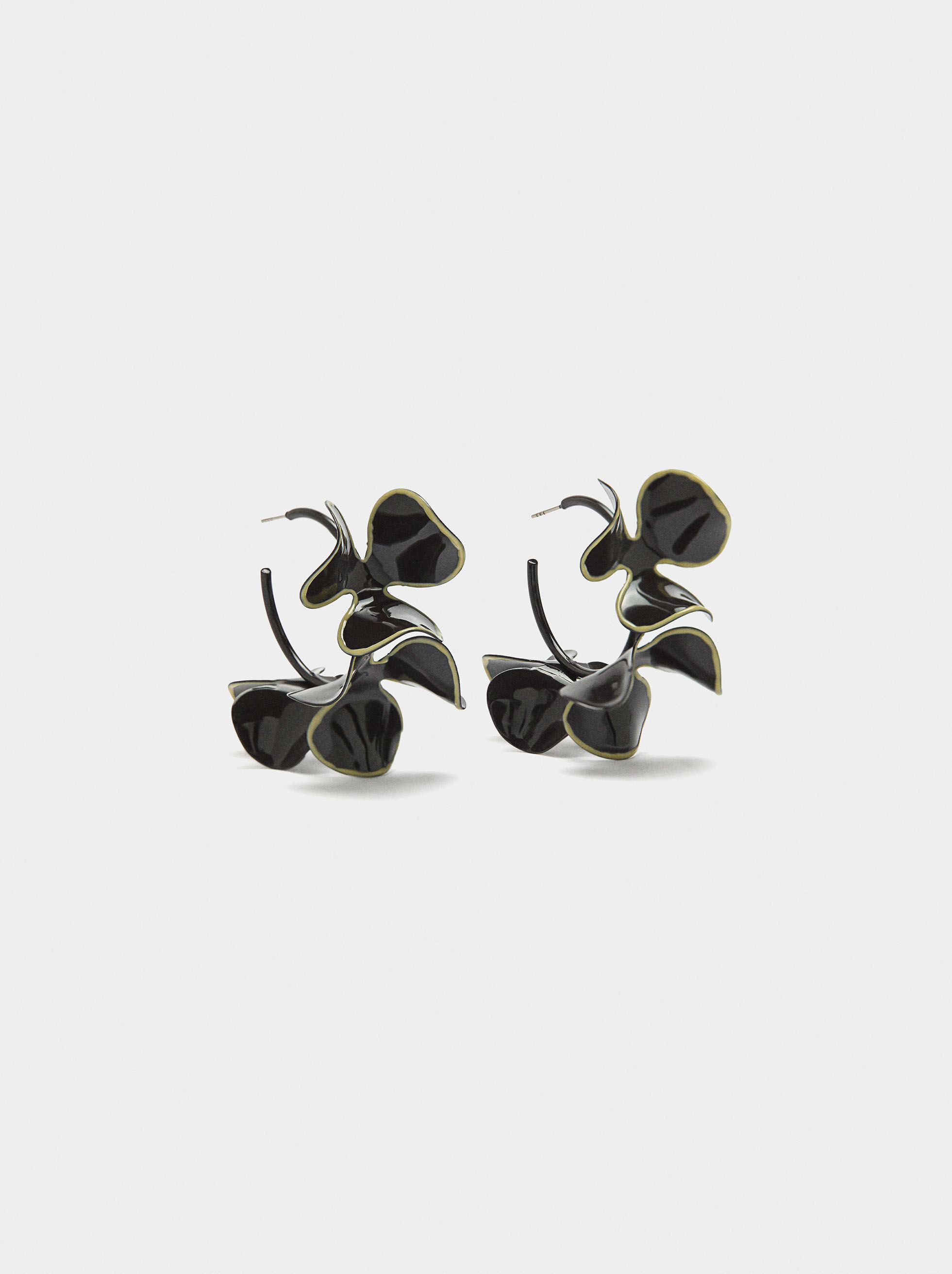 Aros con flores esmaltadas