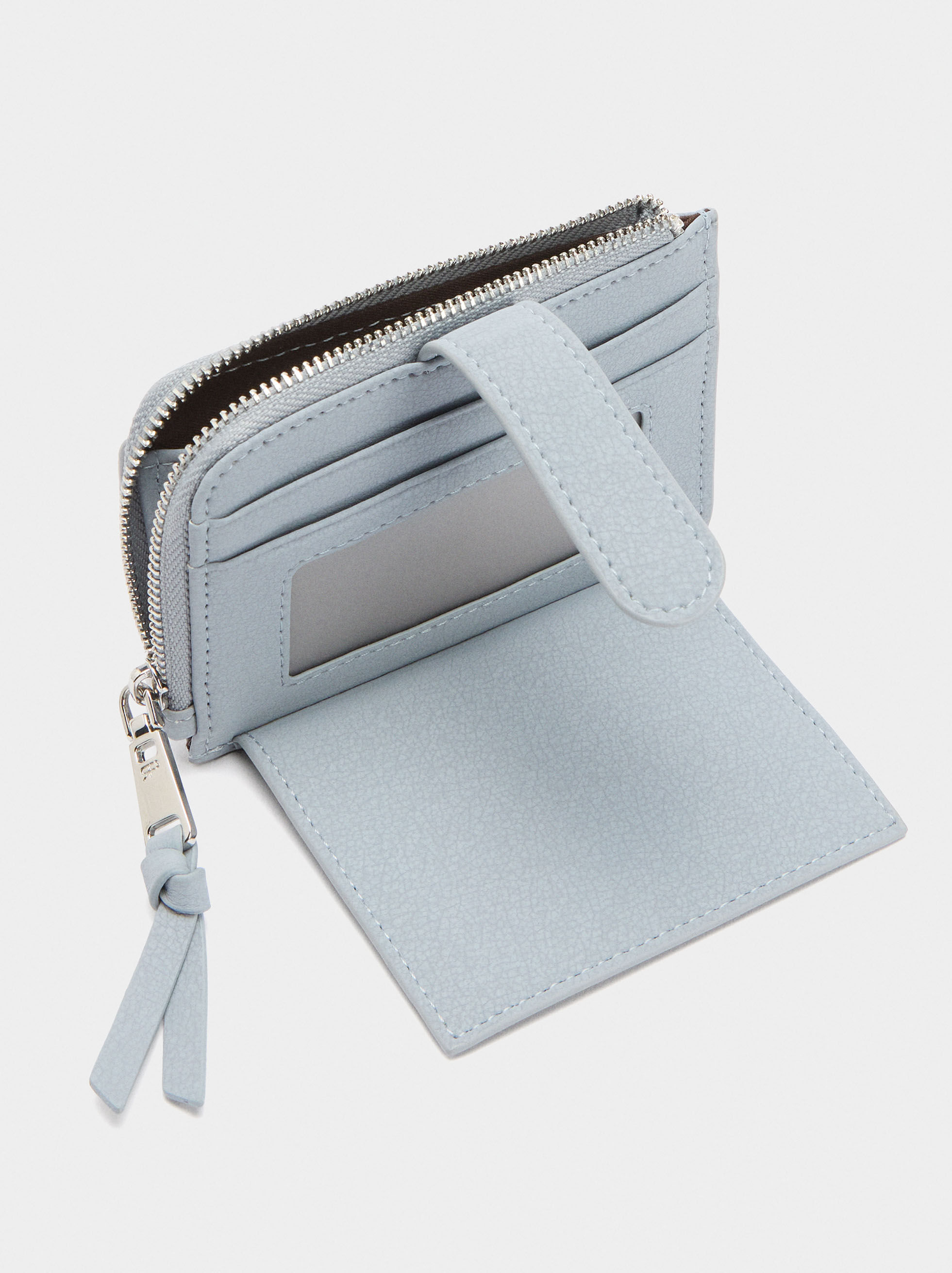 Porta tarjetas con textura y solapa