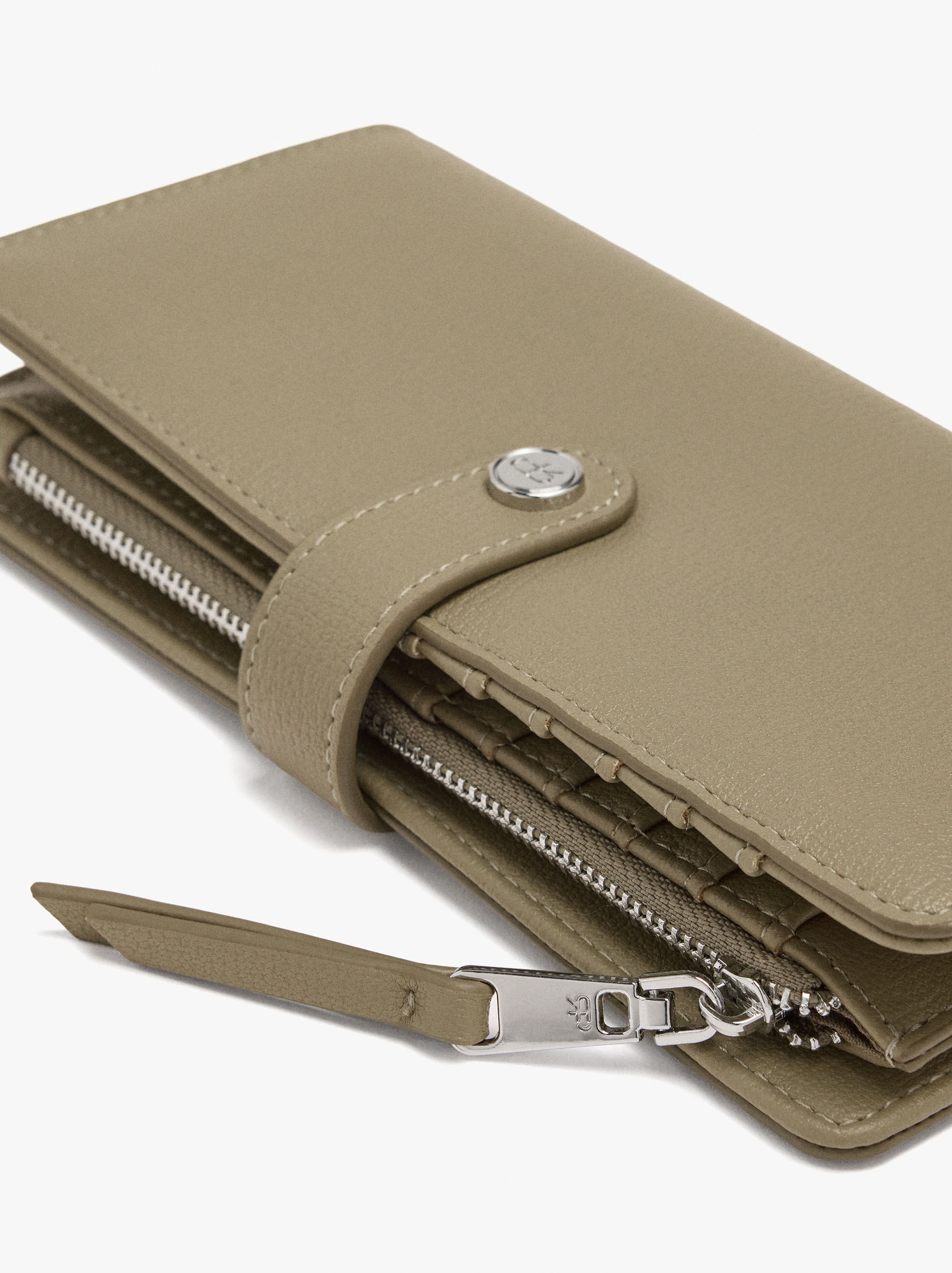 Billetera con textura L