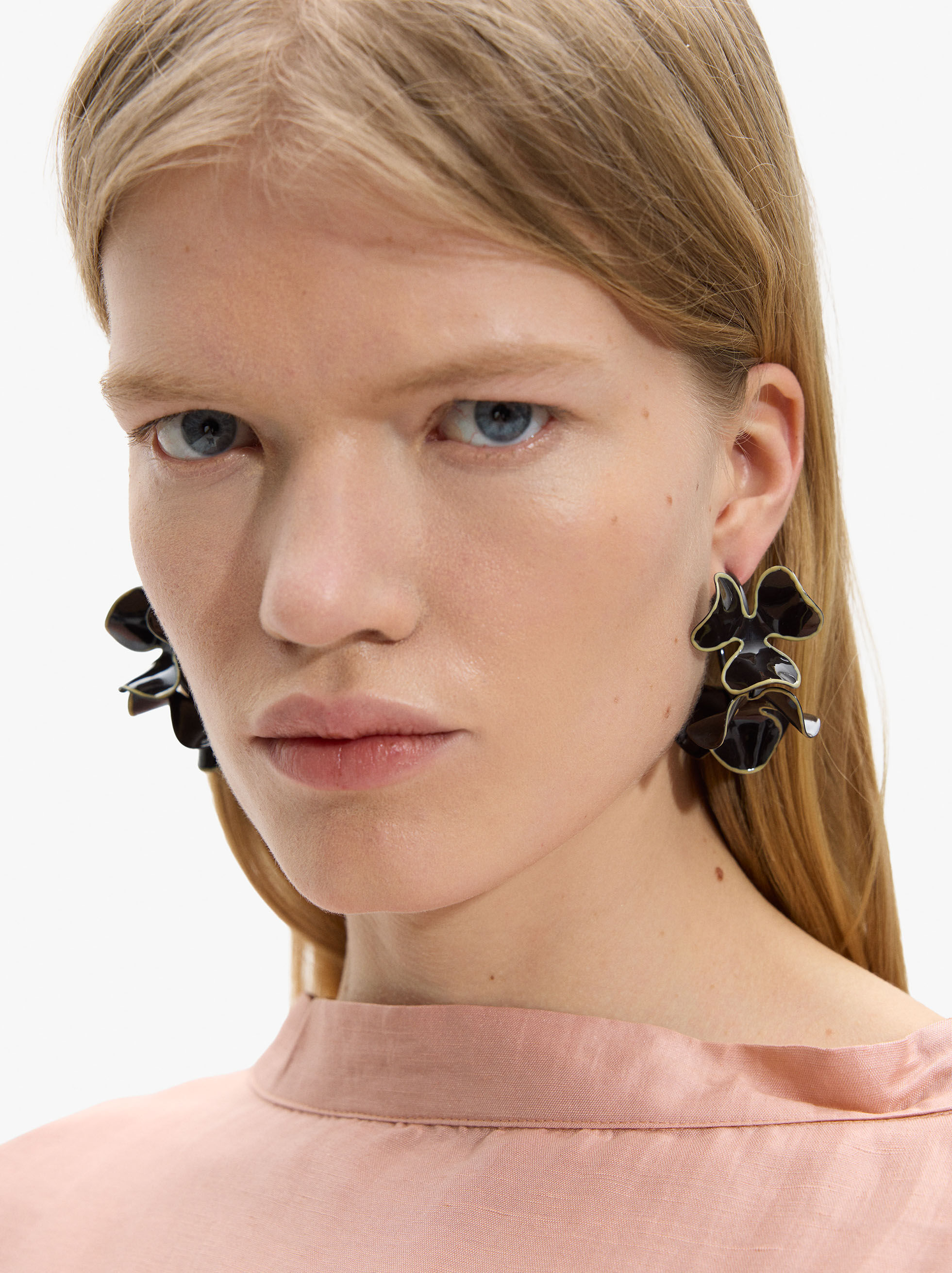 Aros con flores esmaltadas