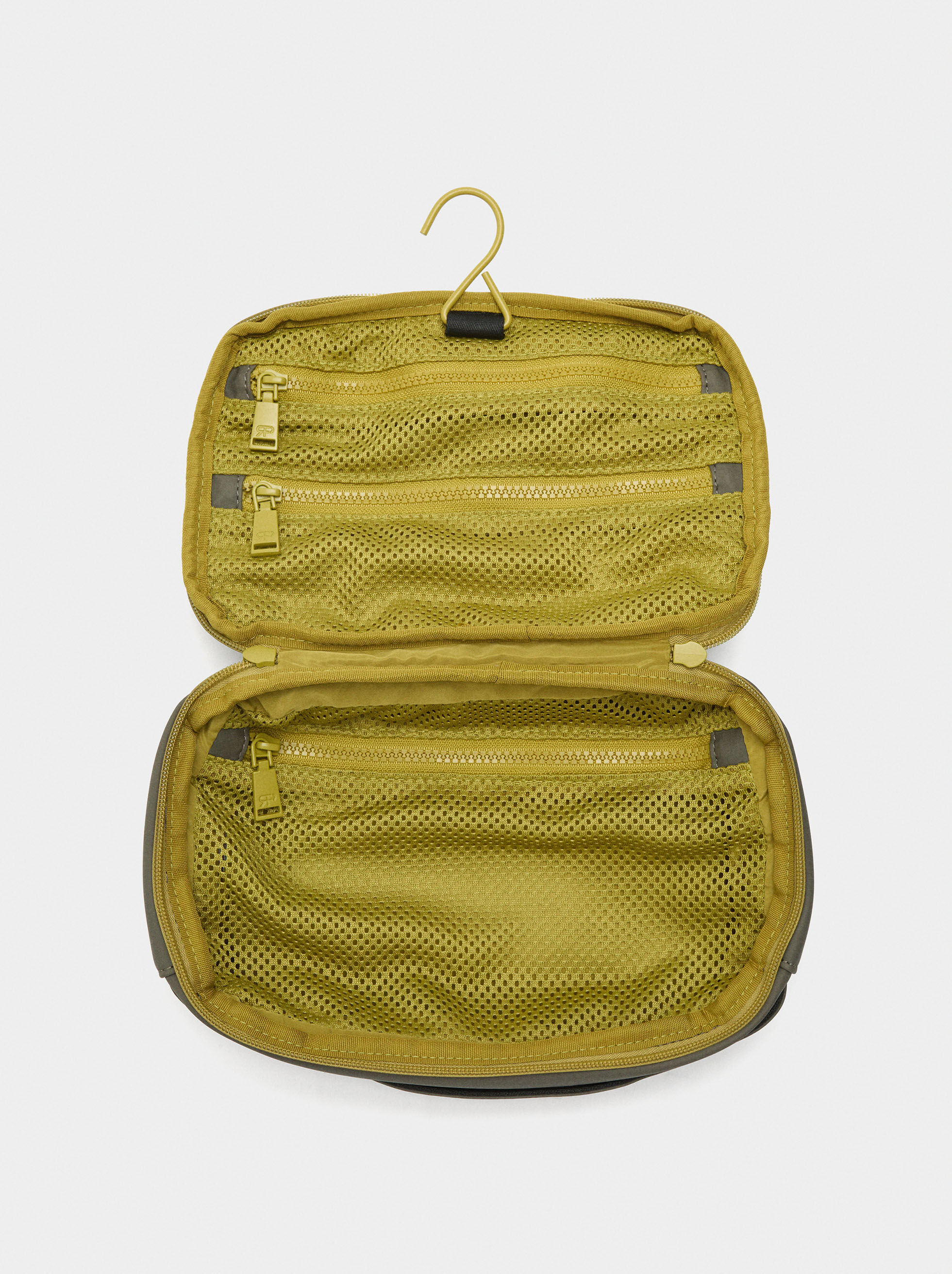 Necessaire liso con contraste