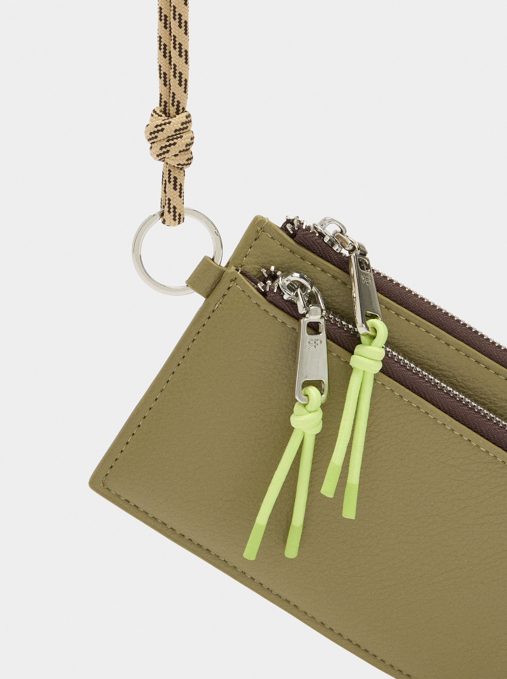 Bolsa multiusos con textura y cordón